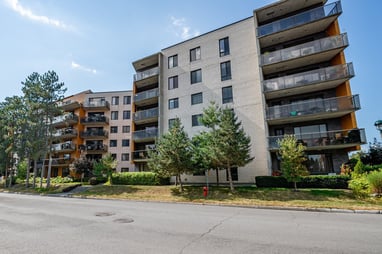 vert condo facade golf-1